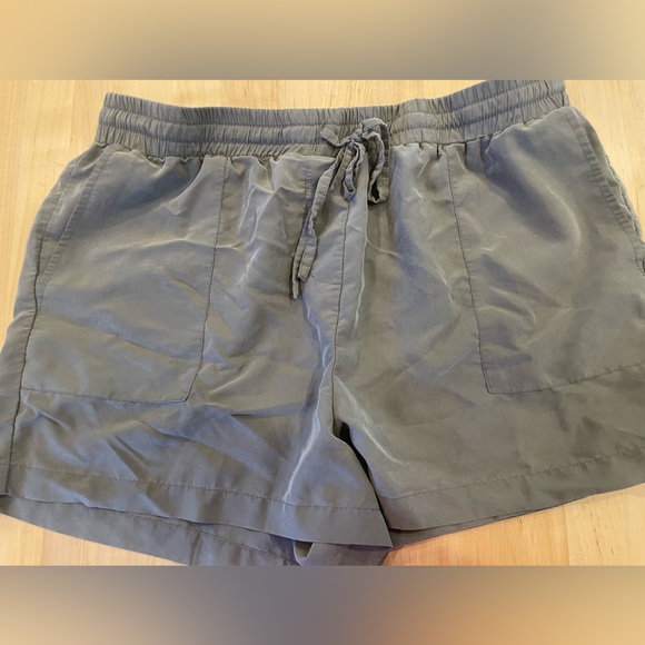 Kenneth Cole pull on shorts - Picture 1 of 5